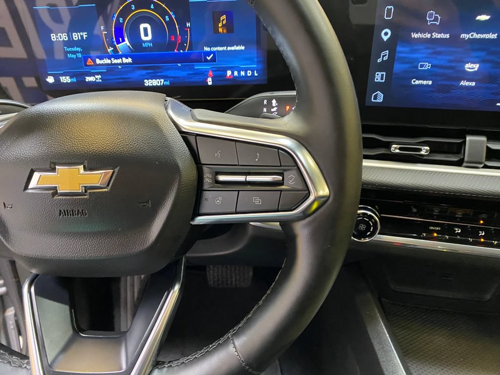 Used 2025 Chevrolet Equinox LT AWD/4WD image 32