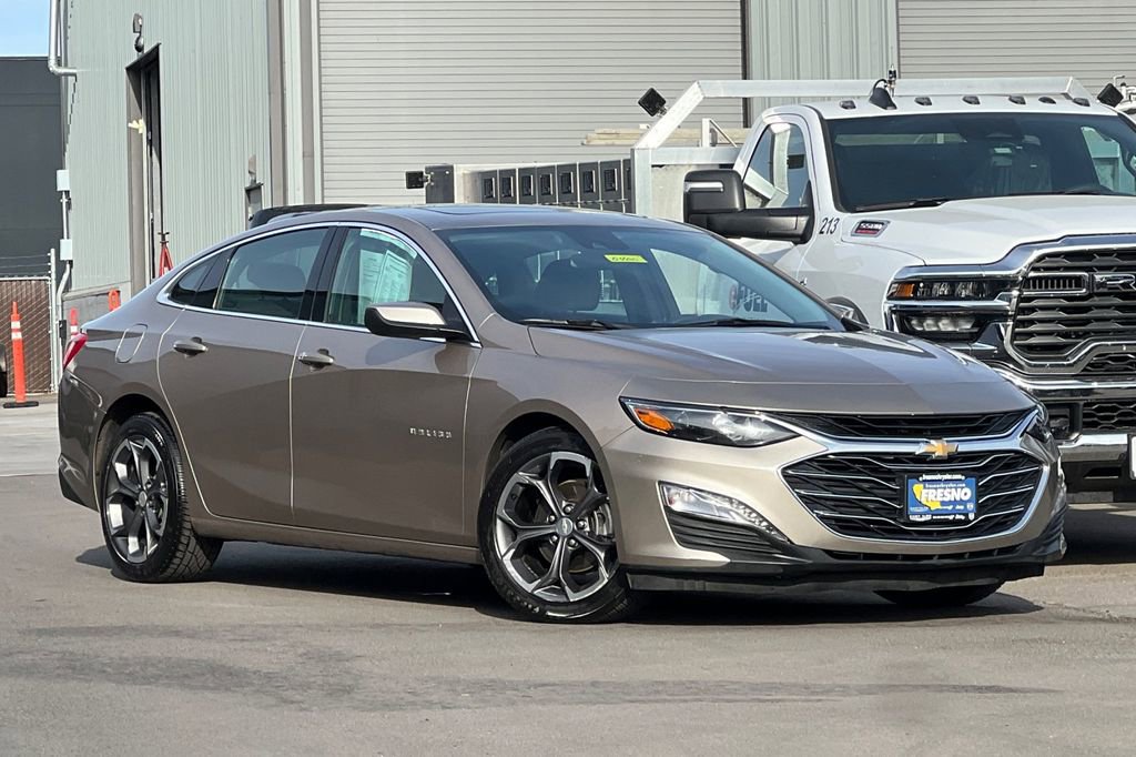 Used 2023 Chevrolet Malibu LT FWD image 2