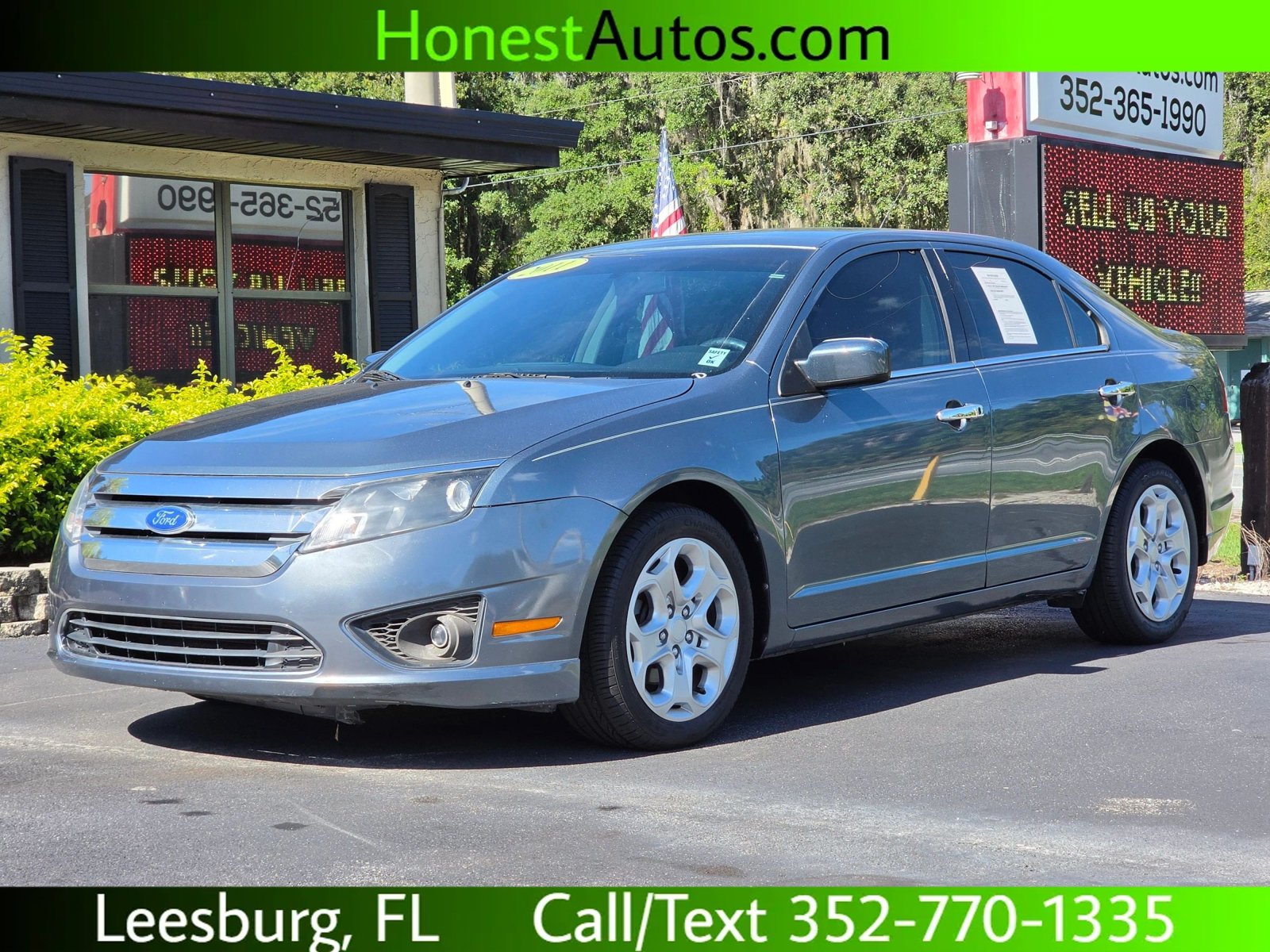 Used 2011 Ford Fusion SE FWD image 1