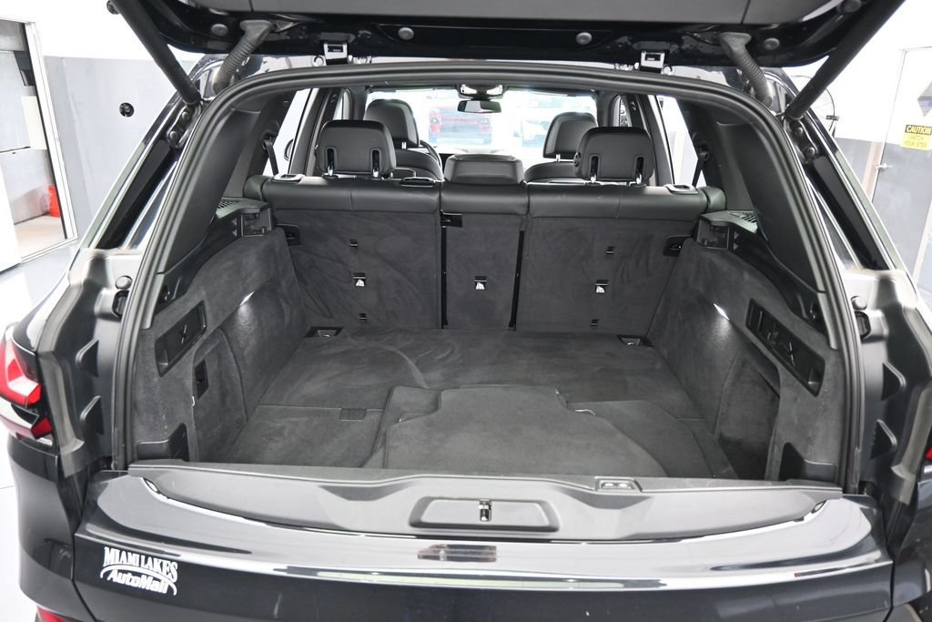 Used 2025 BMW X5 xDrive50e AWD/4WD image 45