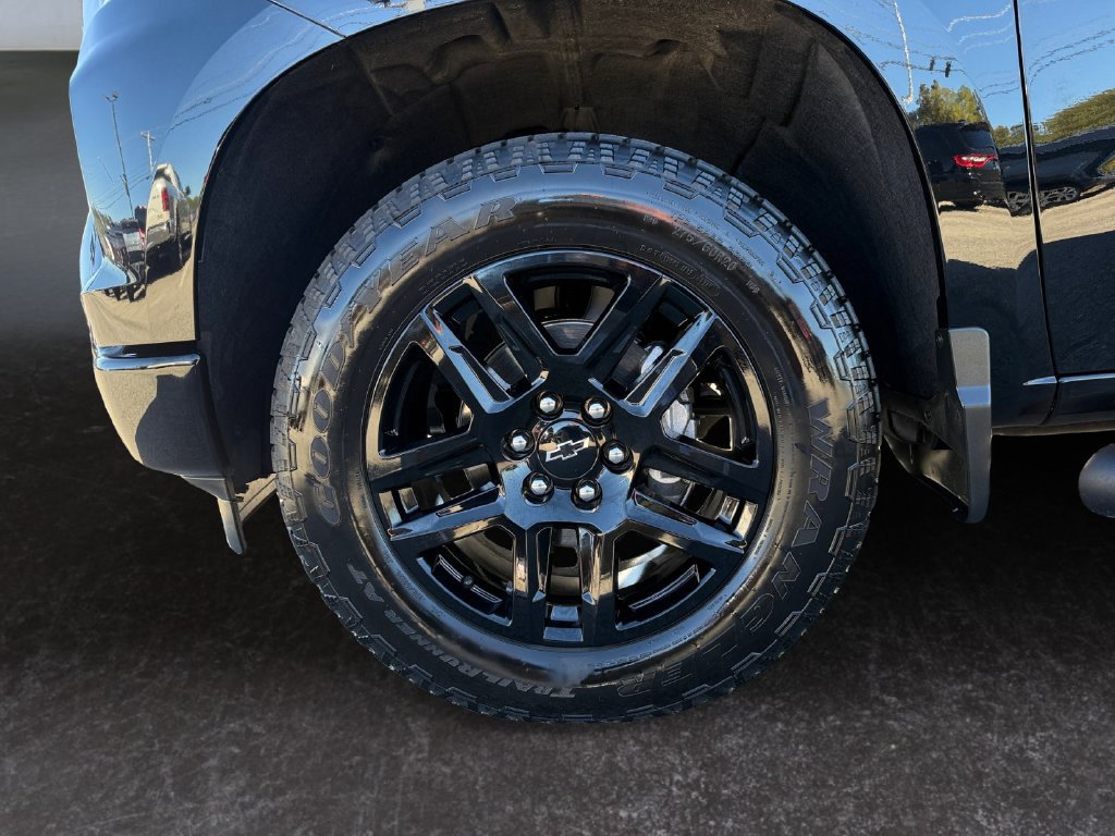 Used 2025 Chevrolet Silverado 1500 RST w/ Z71 Off-Road Package AWD/4WD image 9