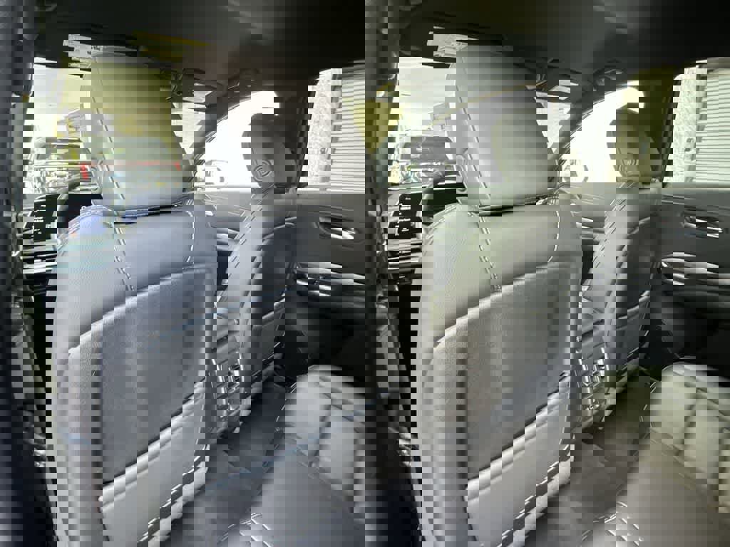 Used 2025 Cadillac XT4 Premium Luxury image 23