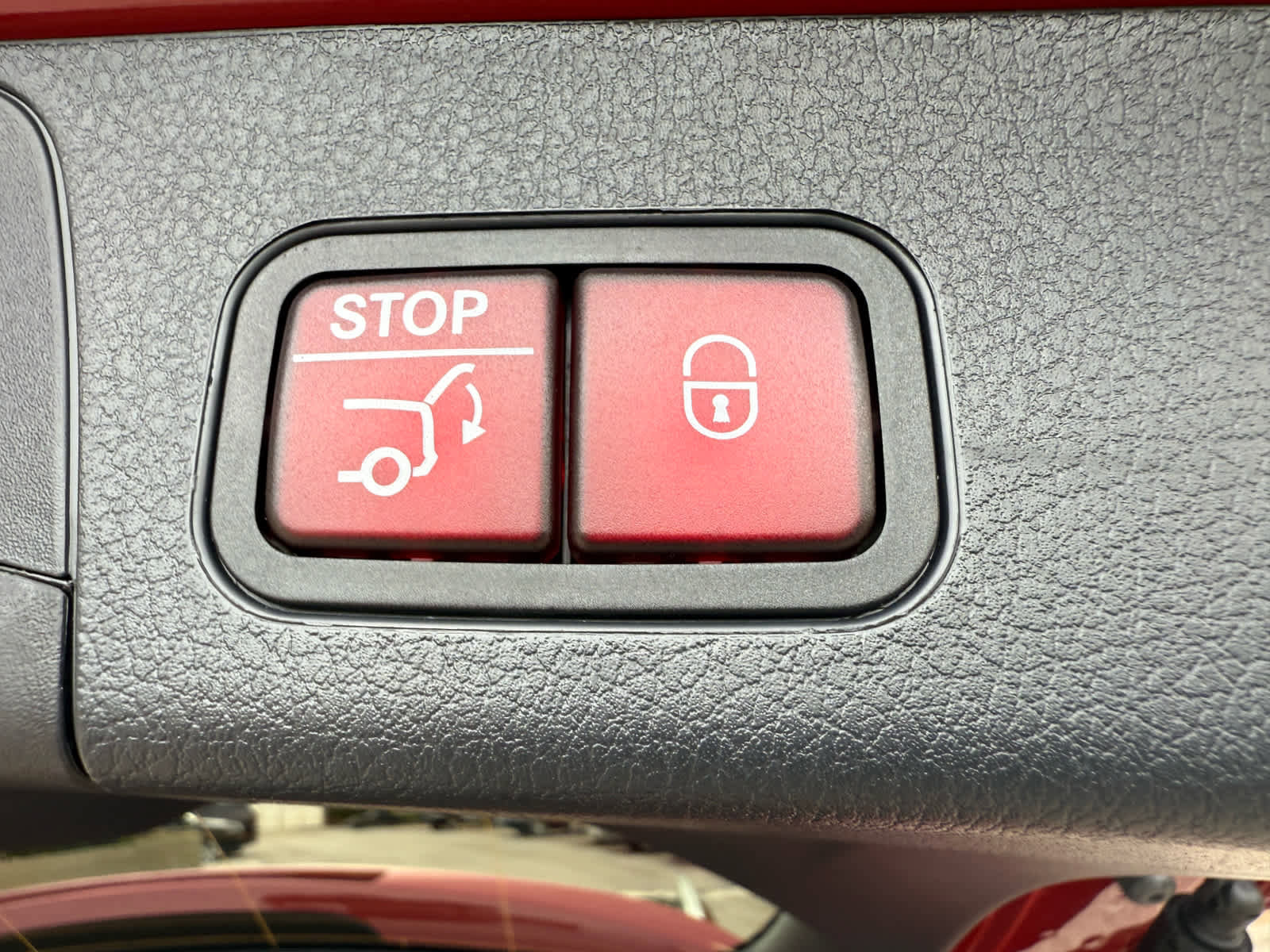 Used 2026 Mercedes-Benz GLB 250 4MATIC image 34