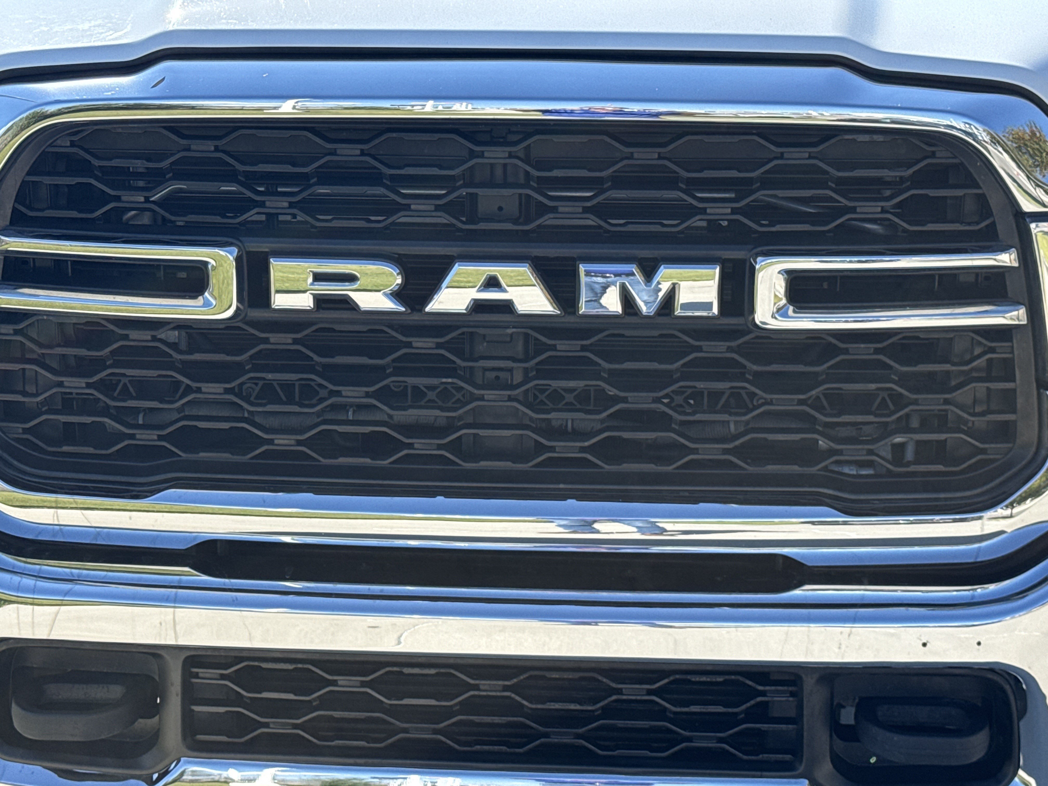 Used 2022 RAM 3500 Tradesman w/ Chrome Appearance Group AWD/4WD image 10