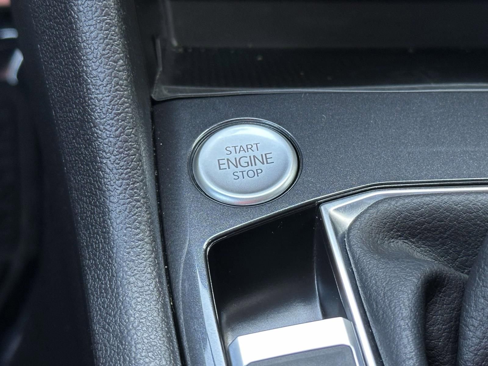 Used 2023 Volkswagen Tiguan SE R-Line AWD/4WD image 22