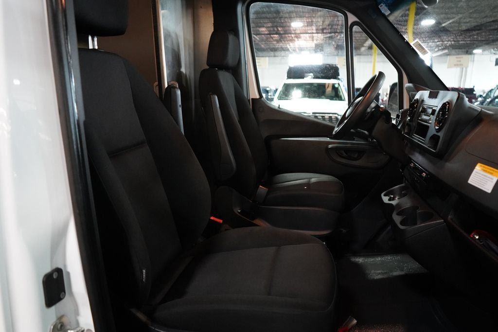 Used 2023 Mercedes-Benz Sprinter 2500 image 21