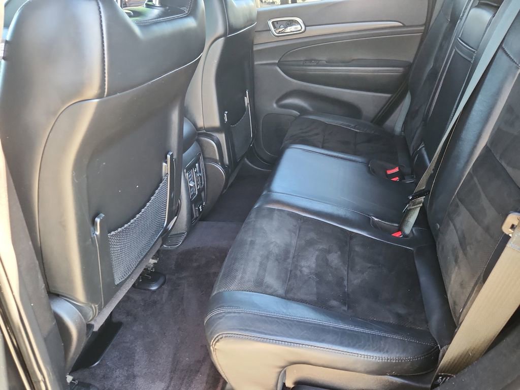 Used 2017 Jeep Grand Cherokee Altitude image 10