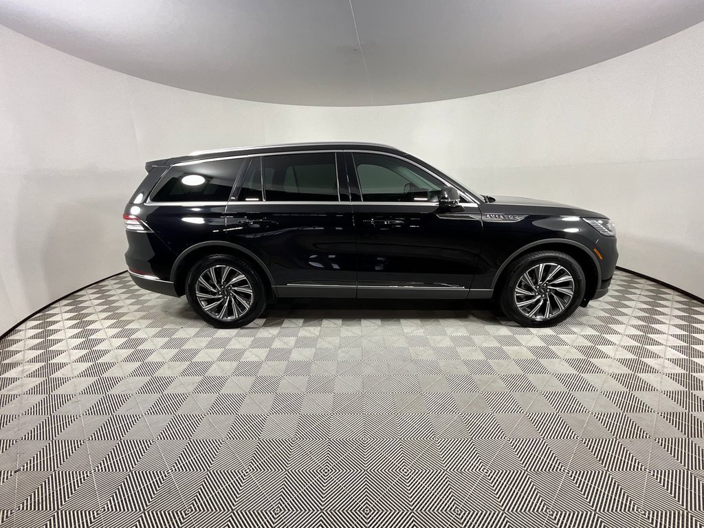 Used 2025 Lincoln Aviator AWD image 5
