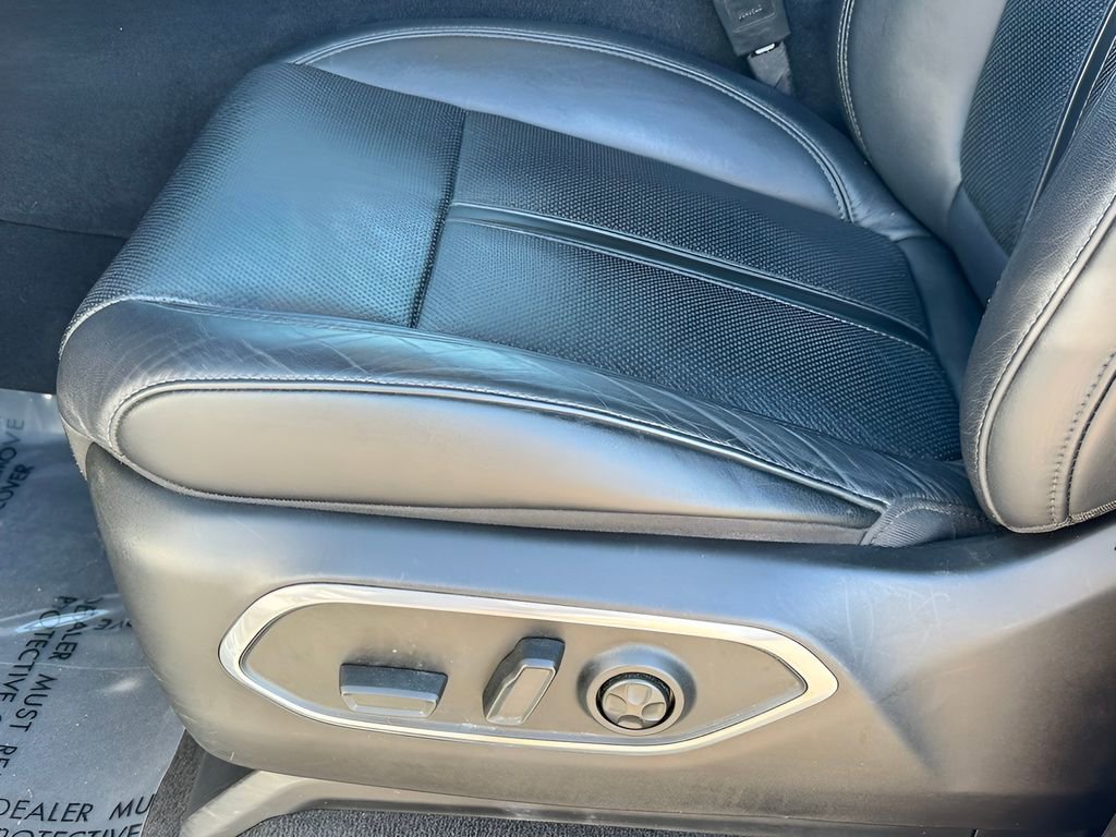 Used 2024 Jeep Wagoneer L Series III w/ Flexible Seating Group AWD/4WD image 11