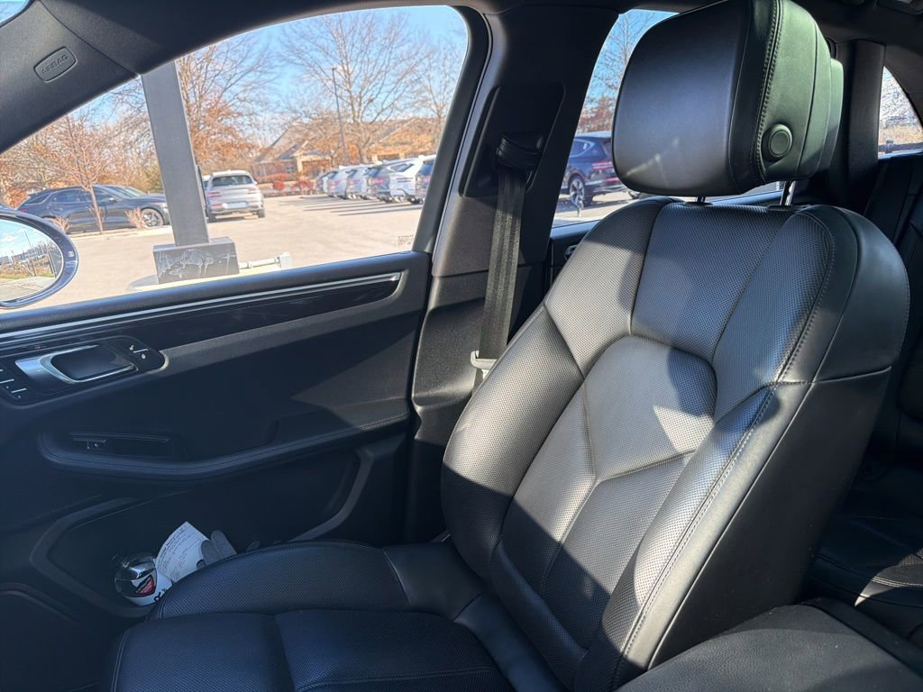 Used 2018 Porsche Macan image 7