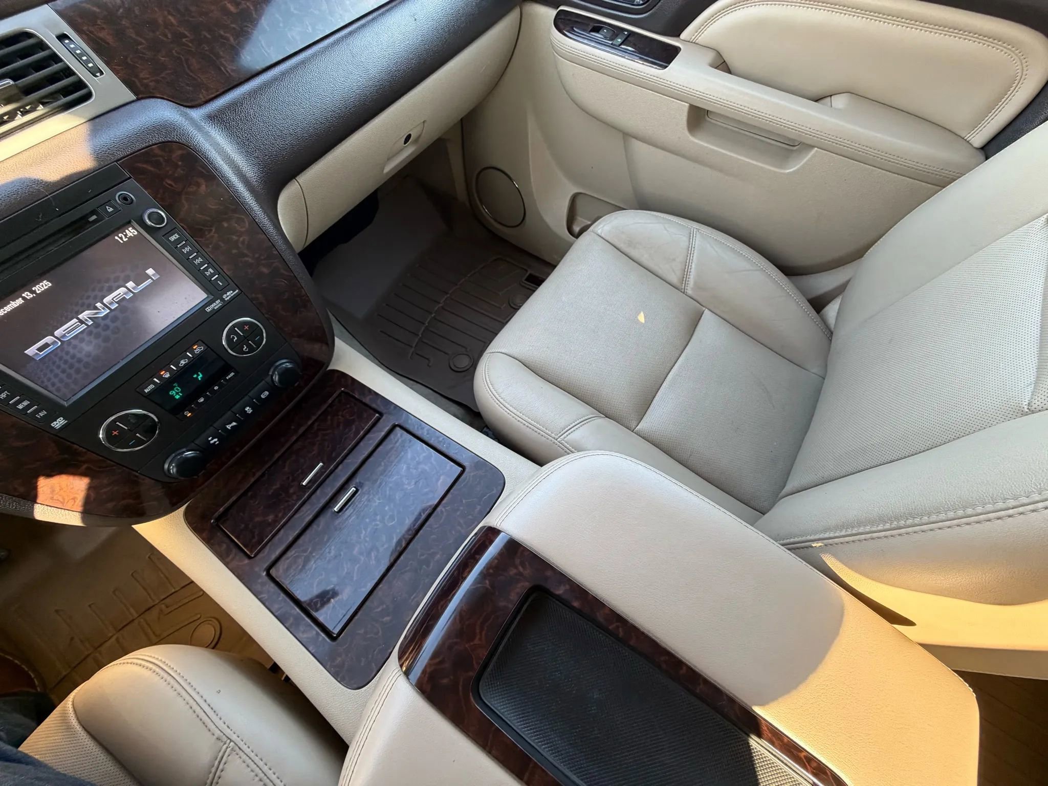 Used 2013 GMC Sierra 2500 Denali w/ Suspension Package, Off-Road image 12