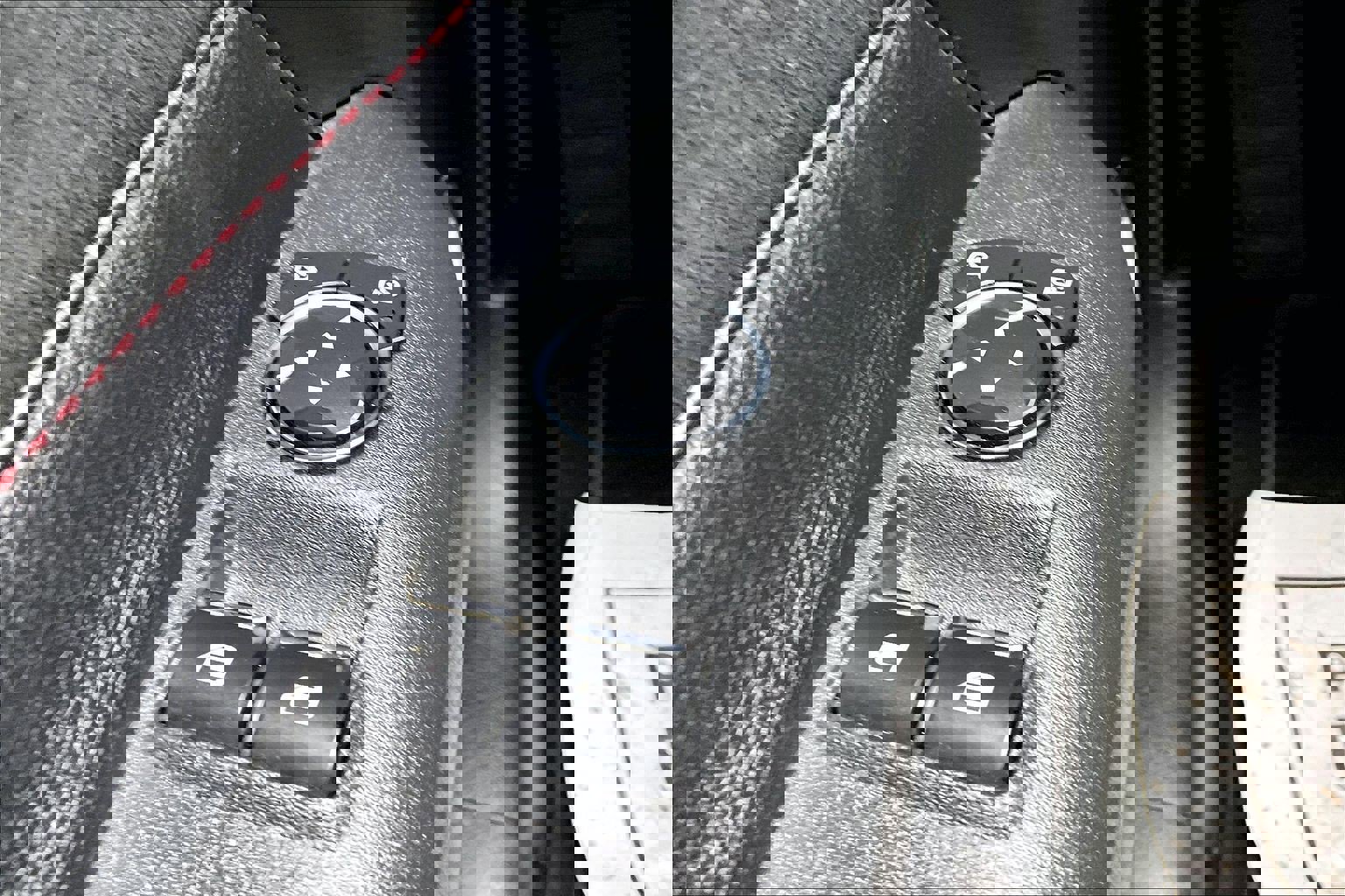 Used 2016 Ford Mustang GT Premium RWD image 33