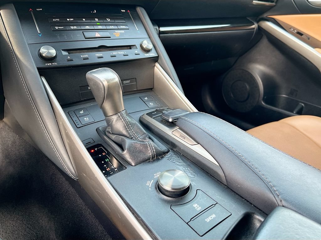 Used 2018 Lexus IS 300 AWD w/ Comfort Package image 17
