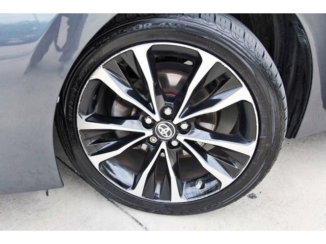 Used 2018 Toyota Corolla XSE FWD image 28