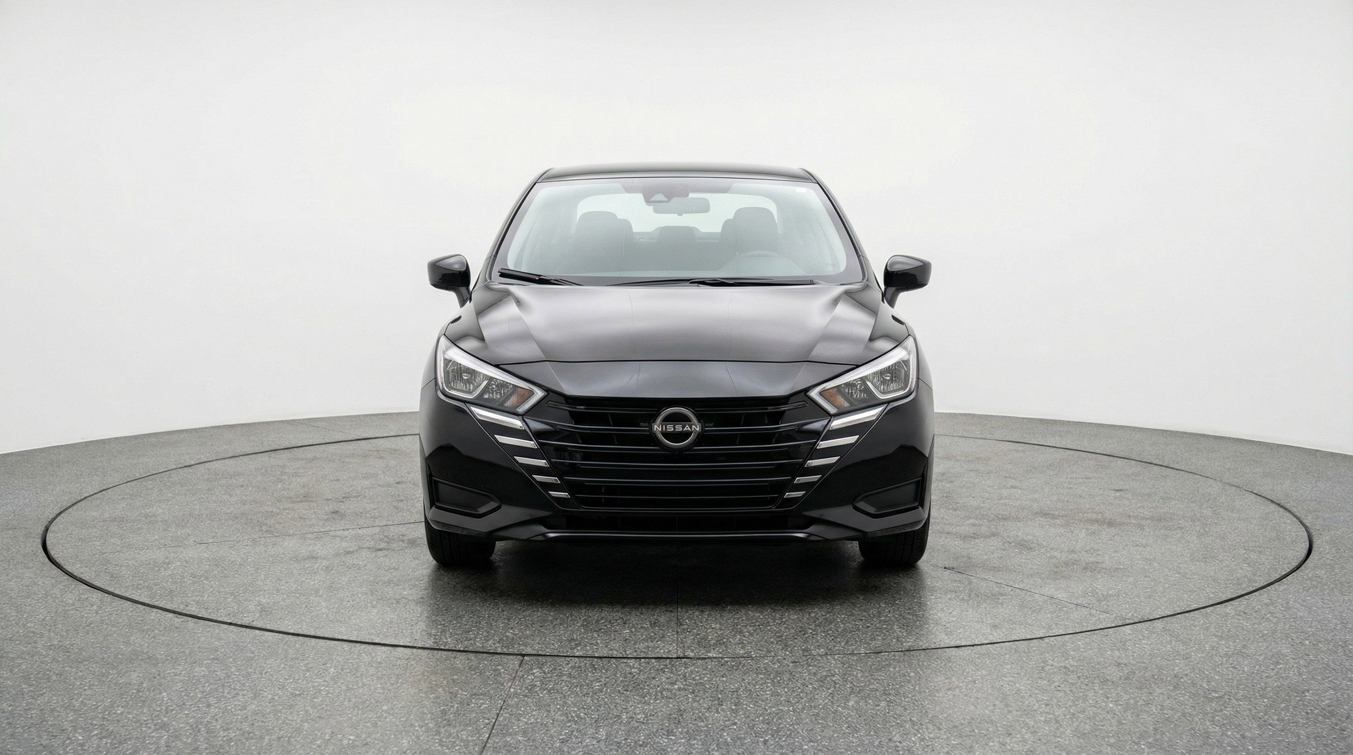 Used 2025 Nissan Versa SV image 2