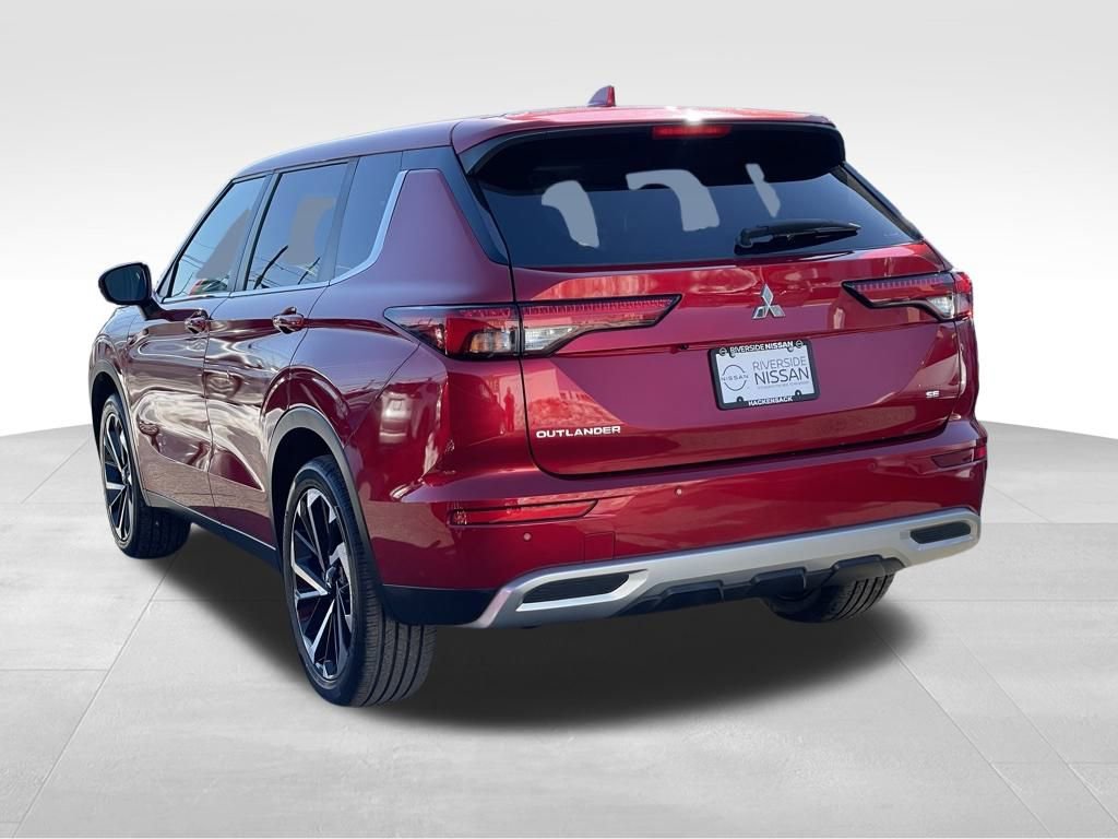 Used 2022 Mitsubishi Outlander SEL Black Edition image 5