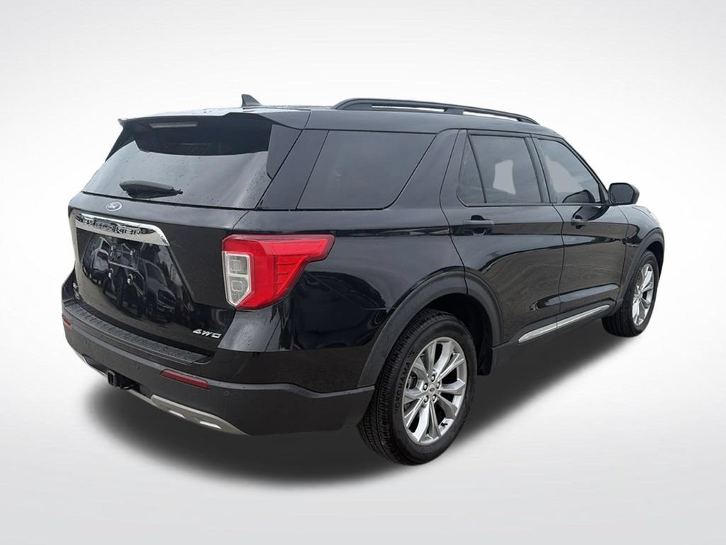 Certified 2023 Ford Explorer XLT w/ Equipment Group 202A AWD/4WD image 8