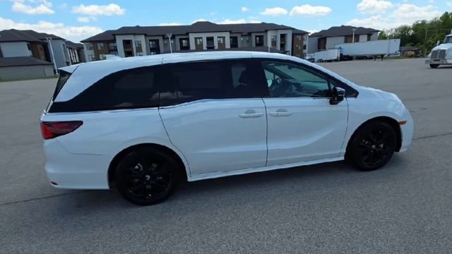 Used 2023 Honda Odyssey Sport image 2