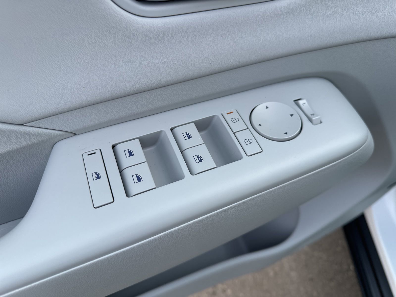 Used 2025 Hyundai Kona Limited image 15