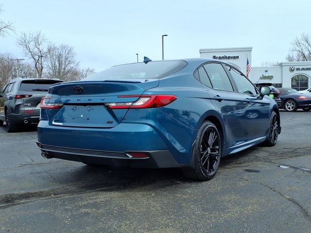 Used 2025 Toyota Camry SE w/ Convenience Package image 3