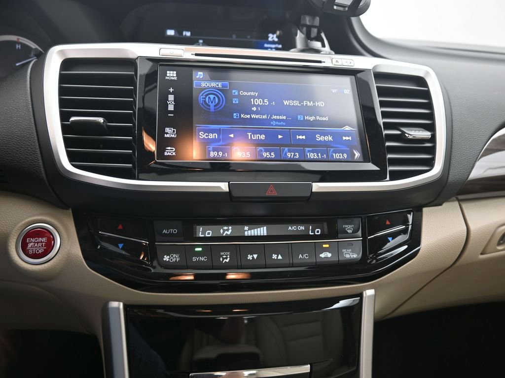 Used 2017 Honda Accord EX-L image 11