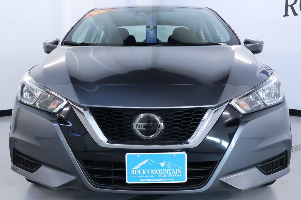 Used 2021 Nissan Versa SV image 2