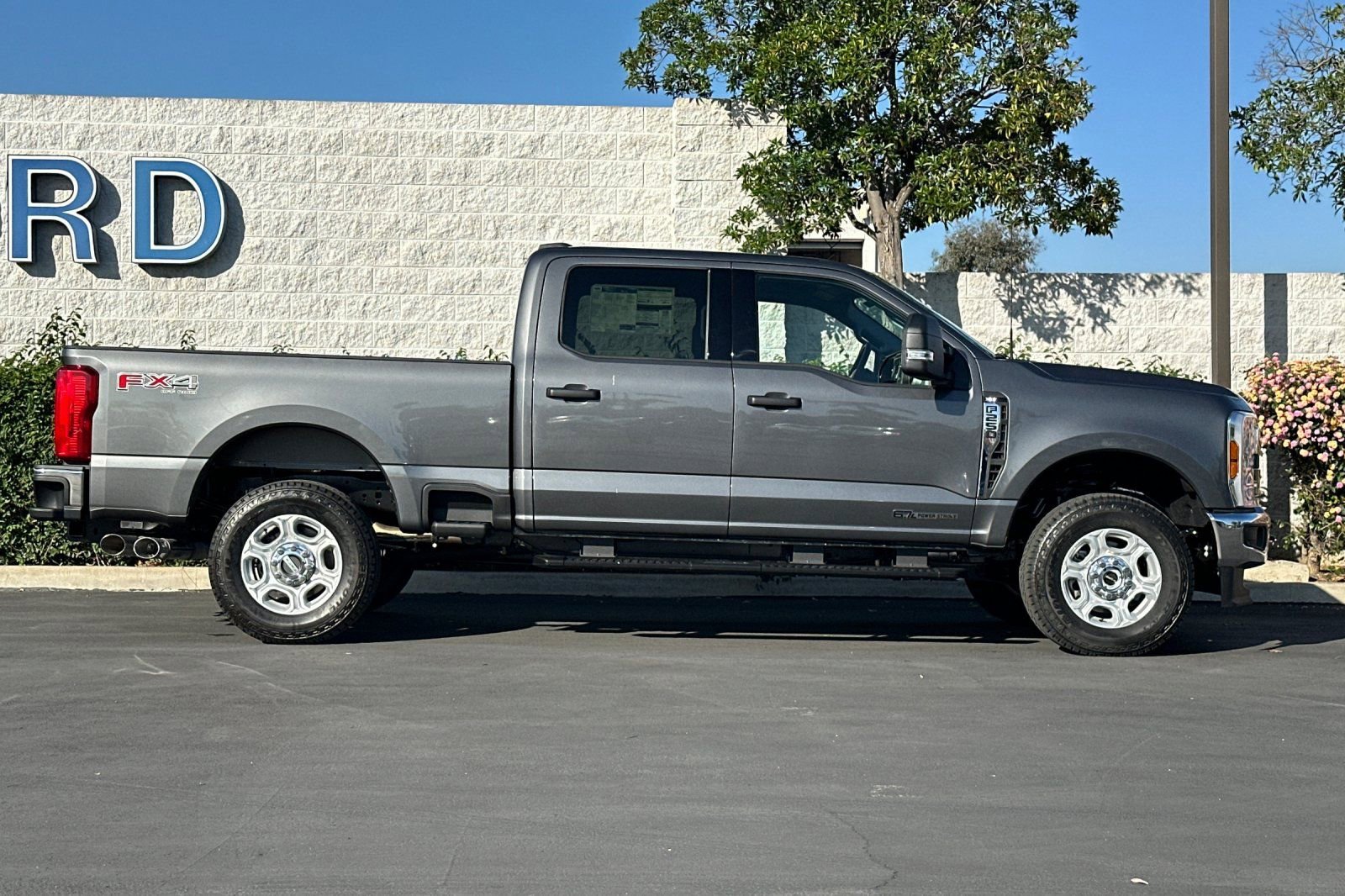 New 2026 Ford F250 XLT w/ FX4 Off-Road Package image 3