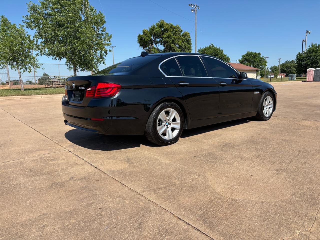 Used 2011 BMW 528i Sedan RWD image 23
