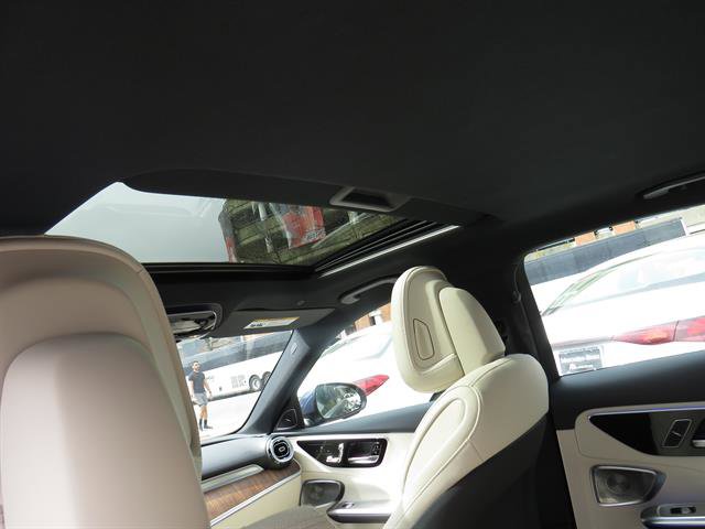 Used 2025 Mercedes-Benz C 300 4MATIC Sedan image 23