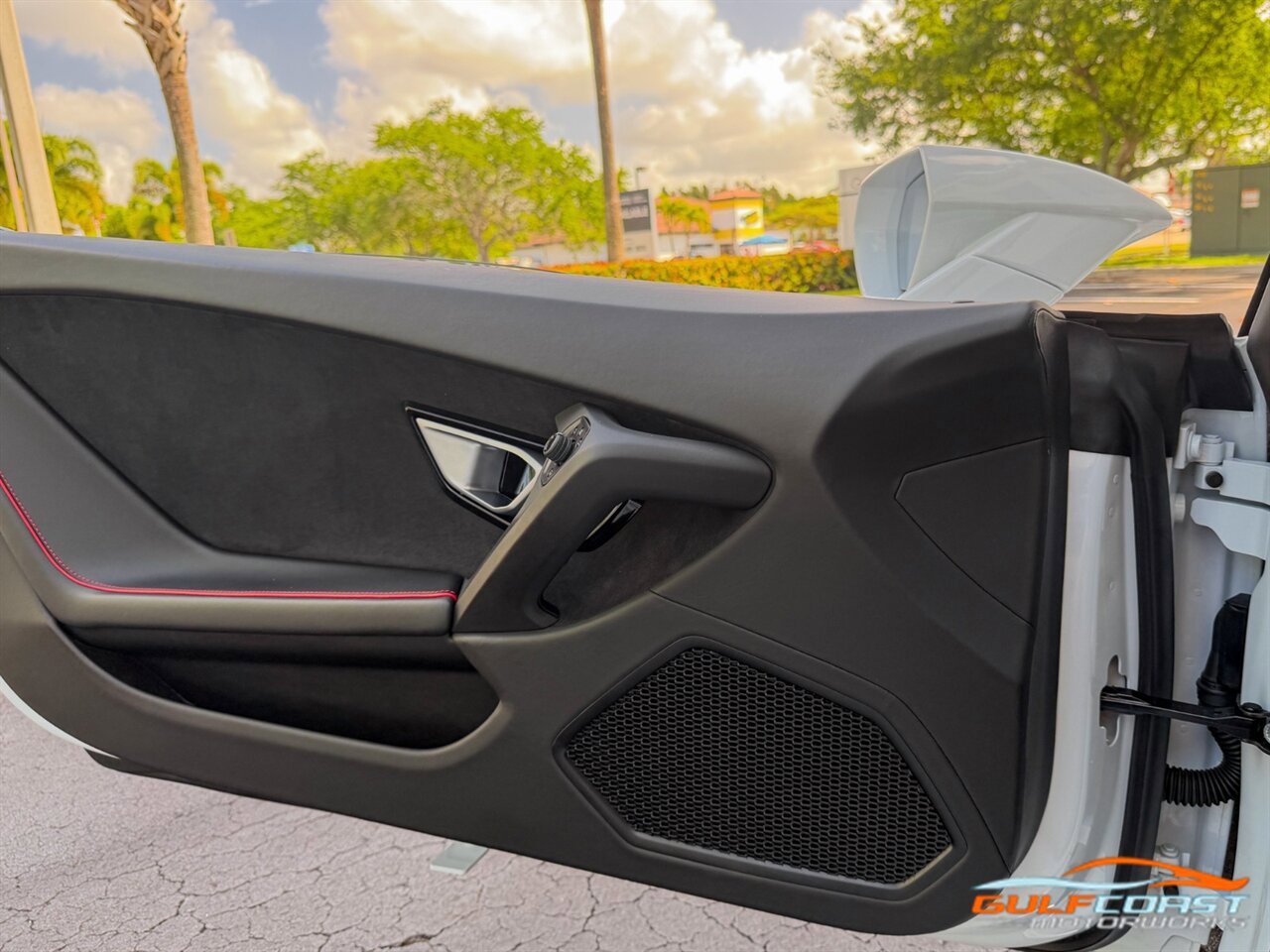 Used 2020 Lamborghini Huracan EVO image 27