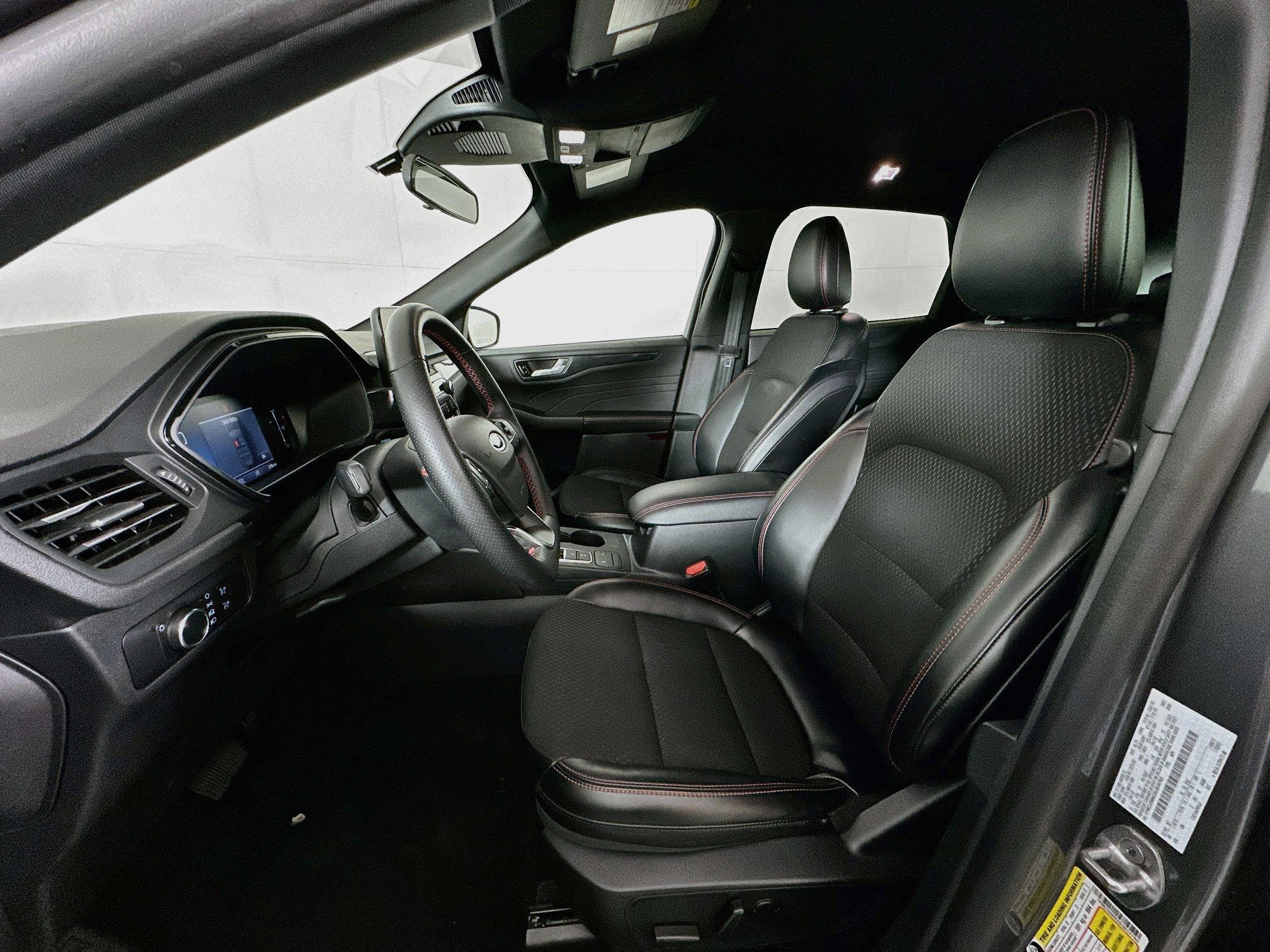 Used 2025 Ford Escape ST-Line FWD image 13
