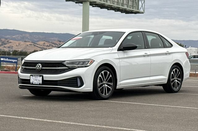 Certified 2023 Volkswagen Jetta Sport FWD image 8