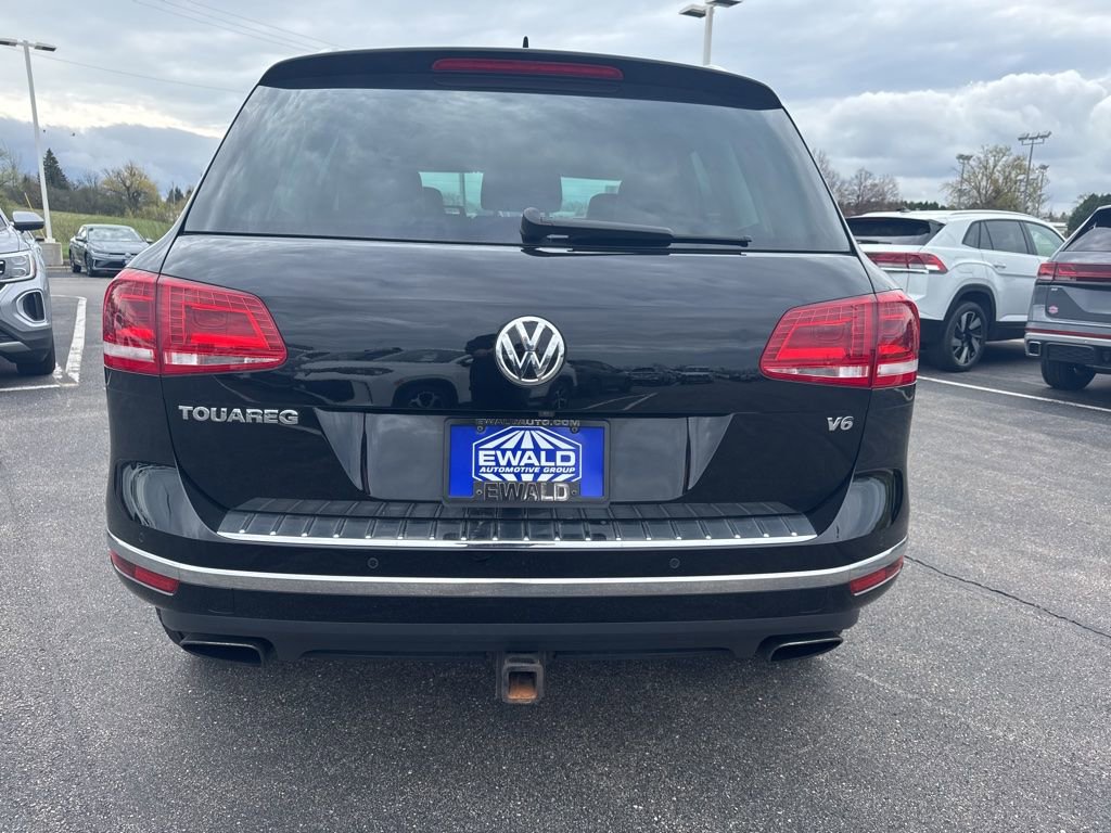 Used 2017 Volkswagen Touareg Sport AWD/4WD image 6