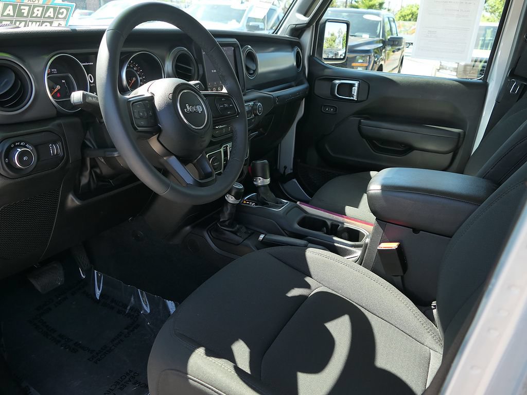 Used 2023 Jeep Wrangler Unlimited Sport AWD/4WD image 11