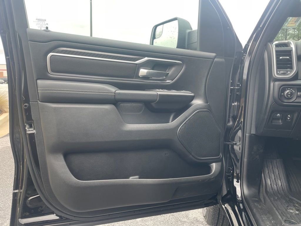 New 2026 RAM 1500 4x4 Crew Cab image 10