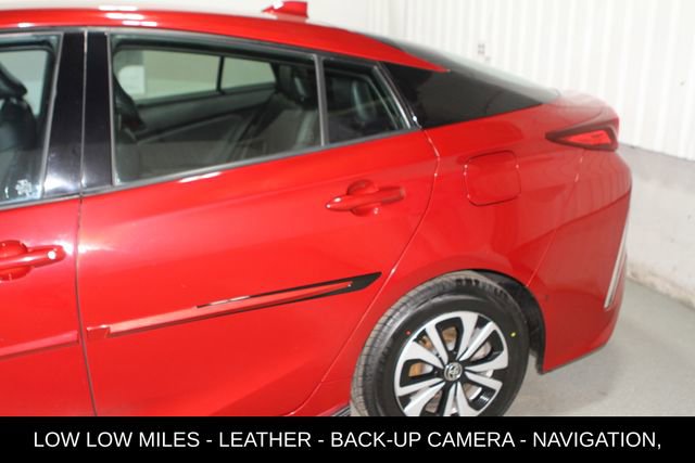 Used 2017 Toyota Prius Prime Advanced w/ Carpet Mat Package image 10