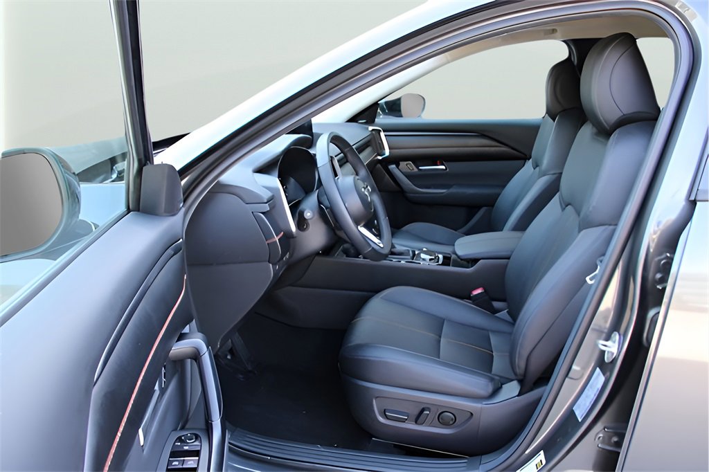 Used 2025 MAZDA CX-50 AWD 2.5 Turbo w/ Premium Pkg image 10