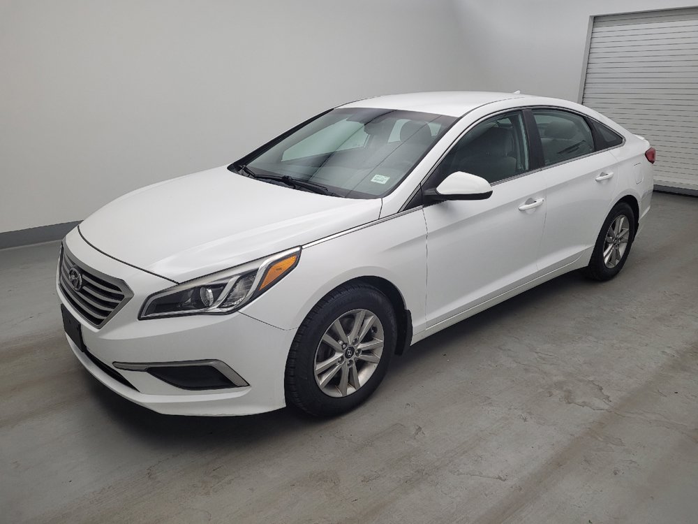 Used 2017 Hyundai Sonata SE FWD image 2