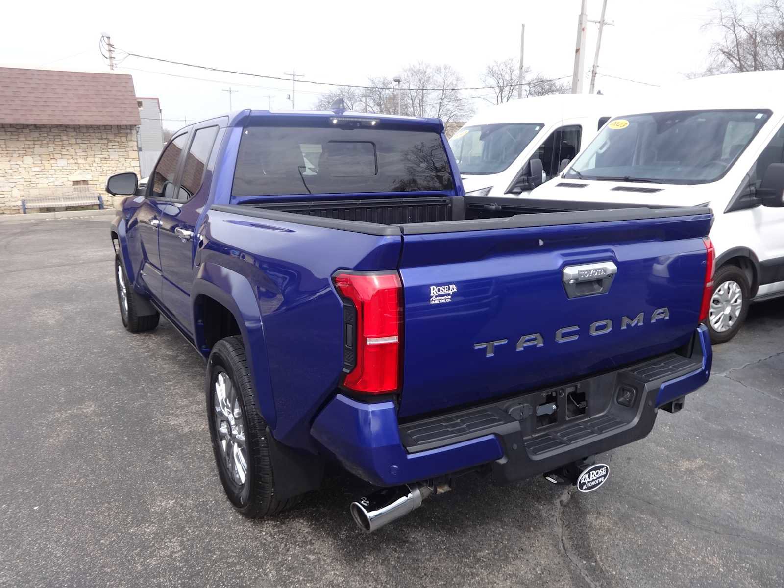 Used 2024 Toyota Tacoma Limited w/ Limited Package (LT) image 7