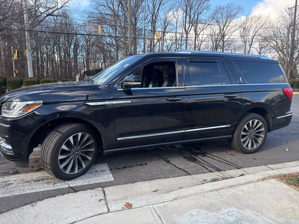 Used 2021 Lincoln Navigator L Reserve image 4