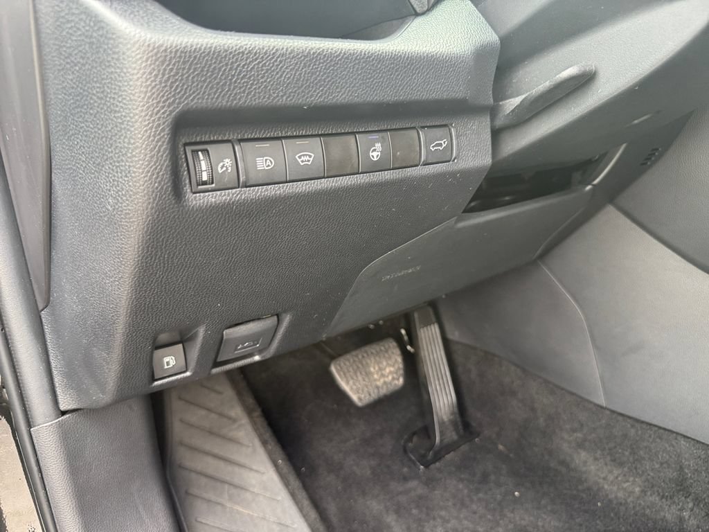 Used 2024 Toyota RAV4 XLE Premium w/ Weather Package AWD/4WD image 29