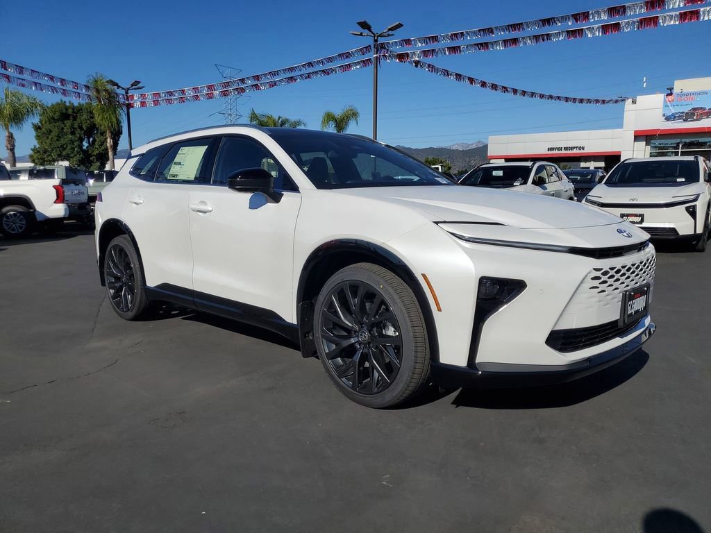 New 2025 Toyota Crown Signia image 9