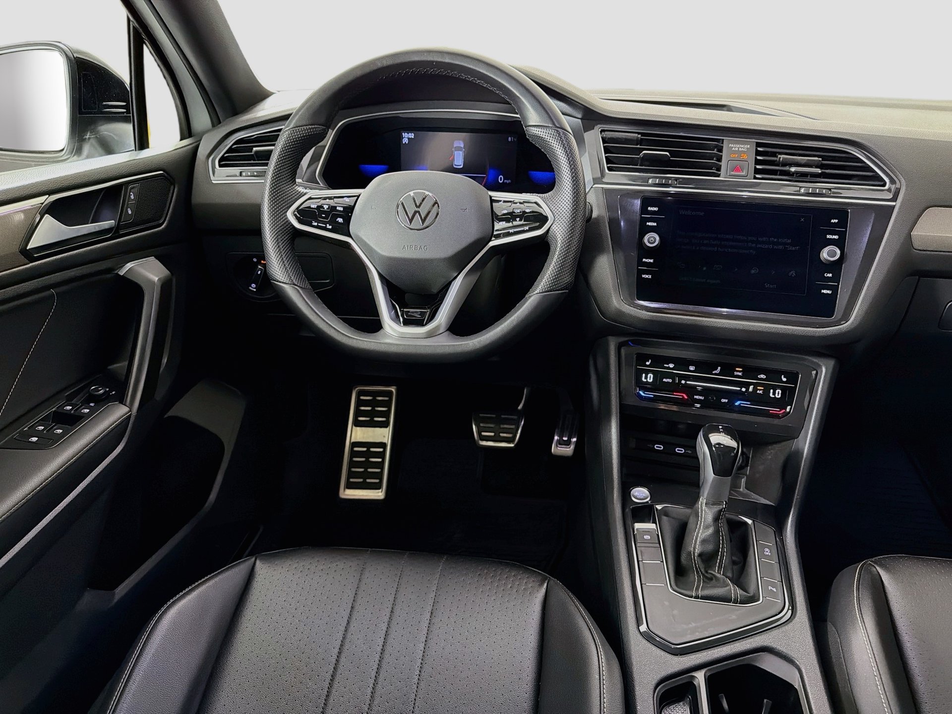 Certified 2022 Volkswagen Tiguan SE R-Line FWD image 19