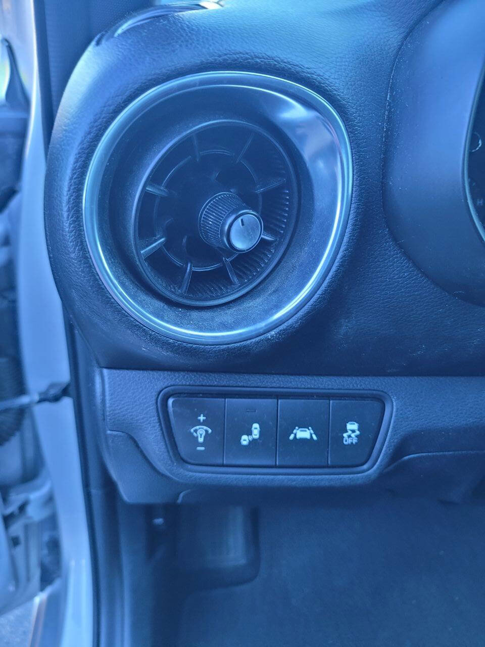 Used 2020 Kia Forte EX w/ EX Special Edition image 13