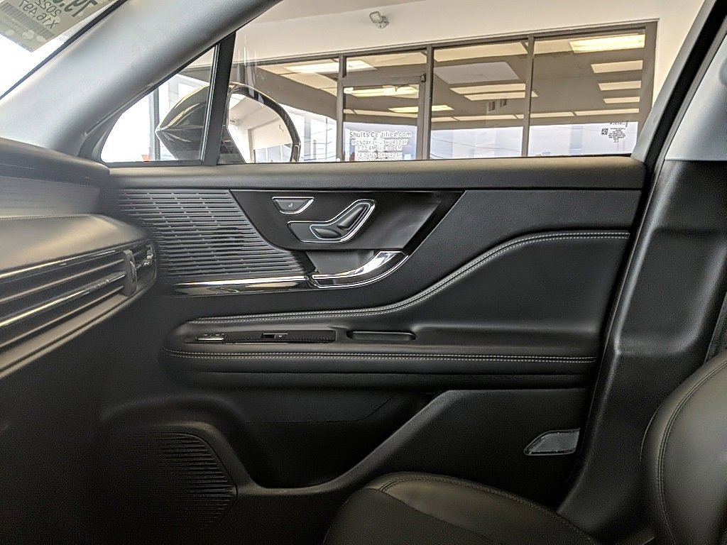 Used 2022 Lincoln Corsair AWD w/ Equipment Group 101A image 21