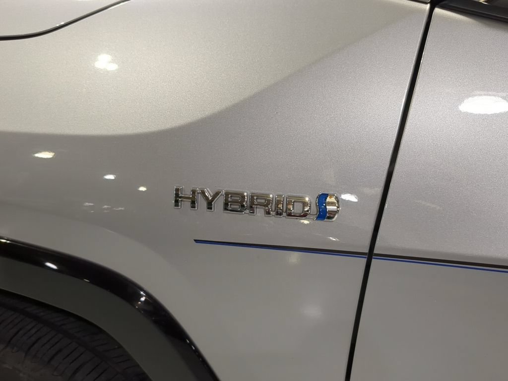 Used 2020 Toyota RAV4 XSE AWD/4WD image 12