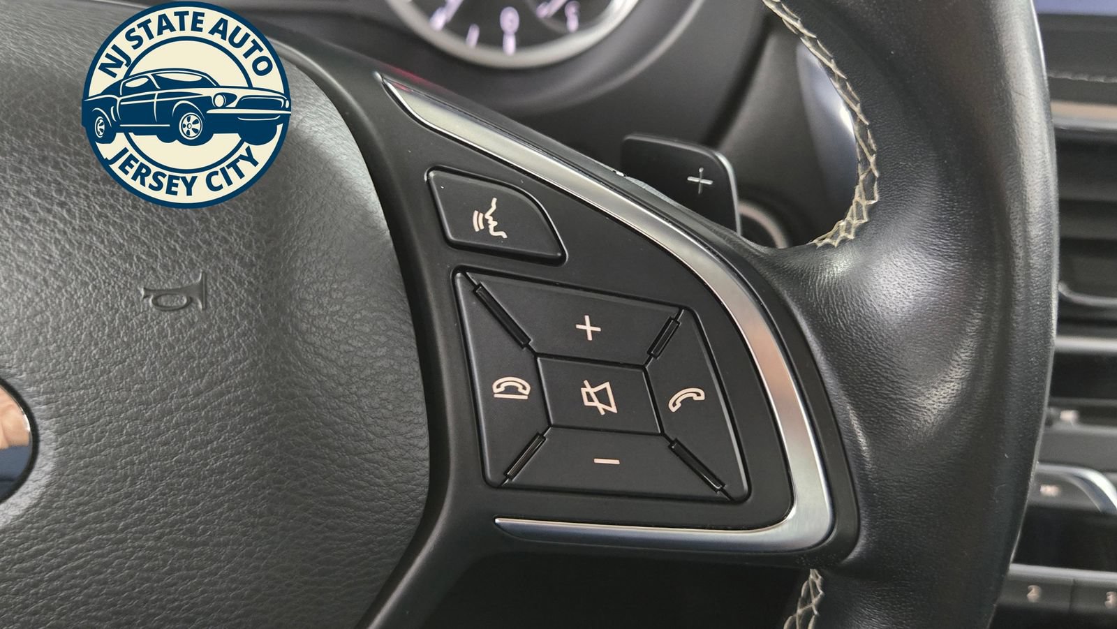 Used 2018 INFINITI QX30 AWD image 13