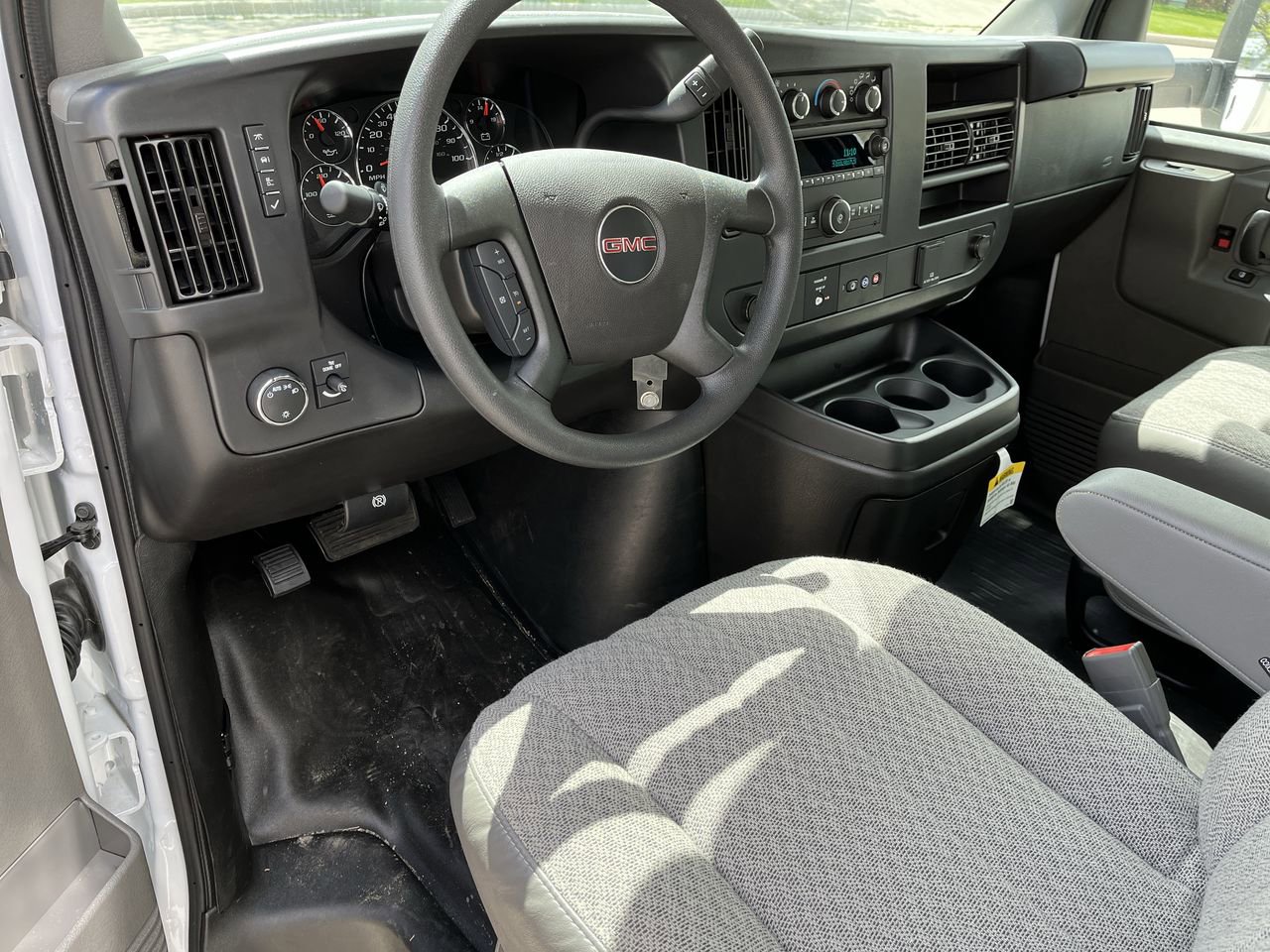 New 2026 GMC Savana 3500 Extended w/ Power Convenience Package RWD image 4