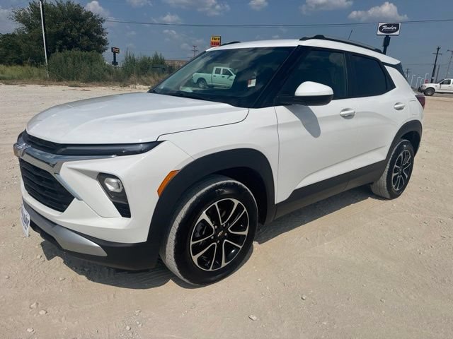 Used 2025 Chevrolet TrailBlazer LT AWD/4WD image 1