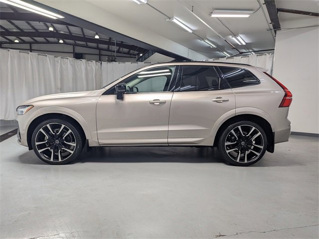Used 2023 Volvo XC60 B5 Ultimate w/ Climate Package image 23